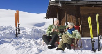 Le ski et les seniors : choisir la station idéale